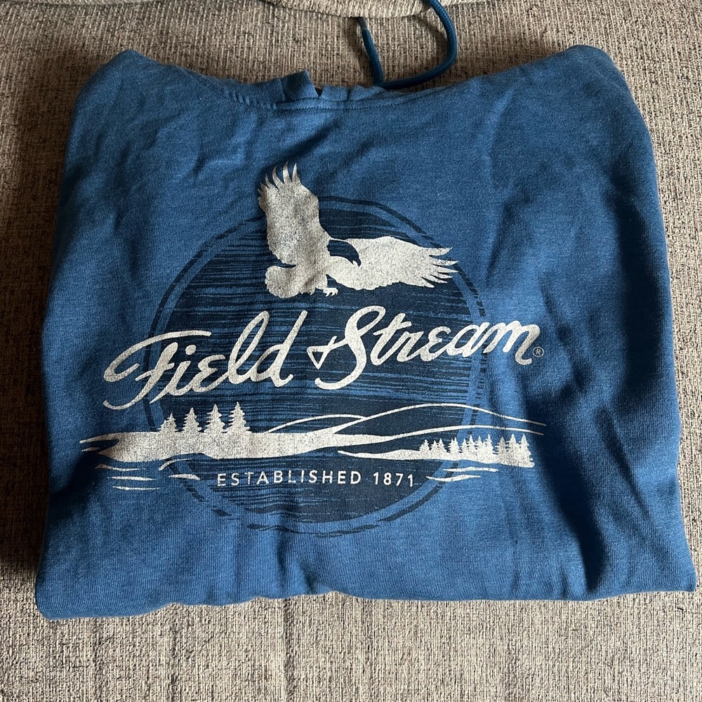 Field & Stream Teal Sweatshirt with White Graphic